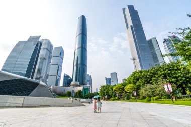 Çin 'in Guangzhou şehrinde meydan ve bina