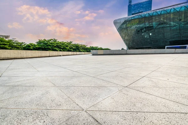 Square and building in city of Guangzhou China — Stock Photo, Image
