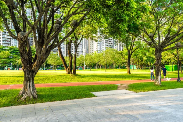 Parque en la ciudad de Guangzhou en China —  Fotos de Stock