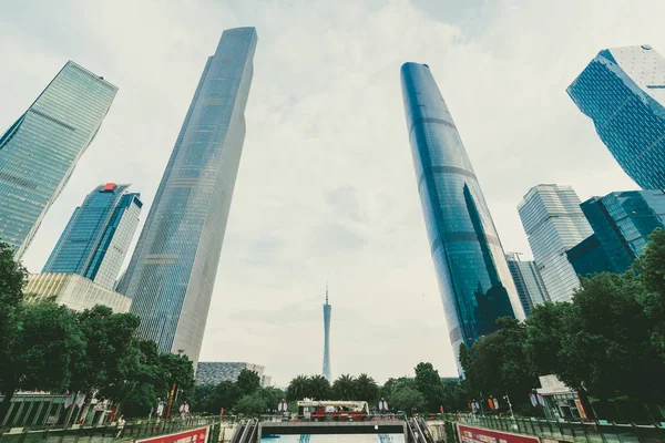 Centro de la ciudad en Guangzhou China — Foto de Stock