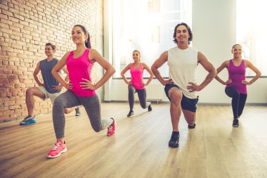 Spor yapan insanlar