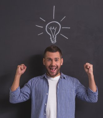 yakışıklı duygusal adam