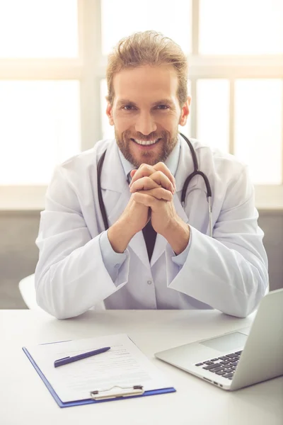 Pohledný doktor medicíny — Stock fotografie