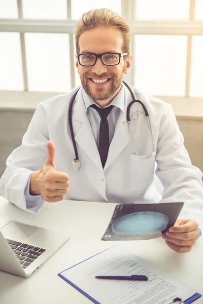 Pohledný doktor medicíny — Stock fotografie