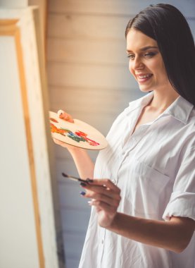 Çekici kadın sanatçı