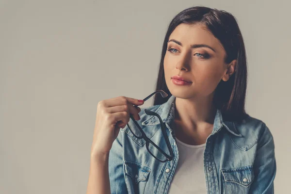 Mulher bonita jovem — Fotografia de Stock