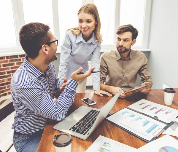 Trabajo en equipo empresarial —  Fotos de Stock