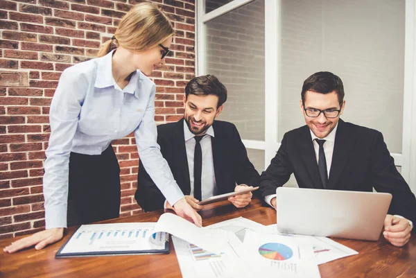 Gente de negocios trabajando —  Fotos de Stock