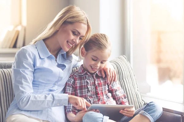 Mamá y su hija — Foto de Stock