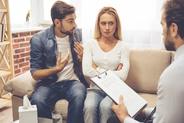 Couple at the psychologist