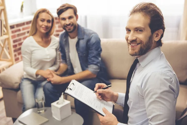 Pareja en el psicólogo — Foto de Stock