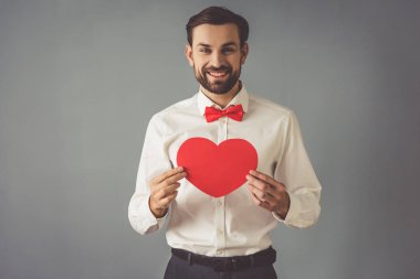 Yakışıklı Romantik adam