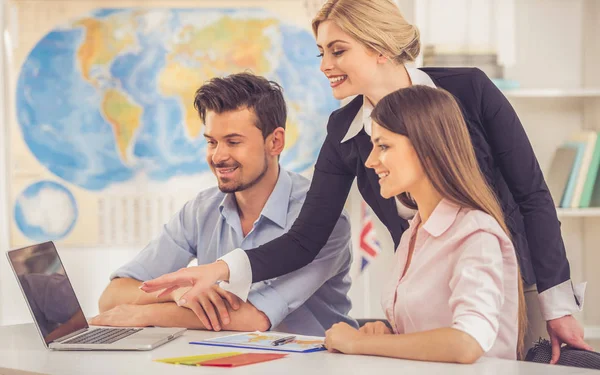 Bezoekende reisbureau — Stockfoto