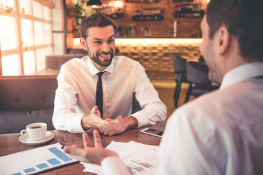 Yakışıklı iş ortakları