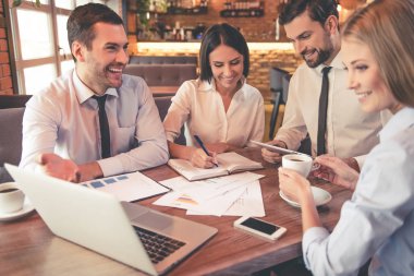 Kafedeki iş adamları