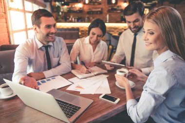 Kafedeki iş adamları