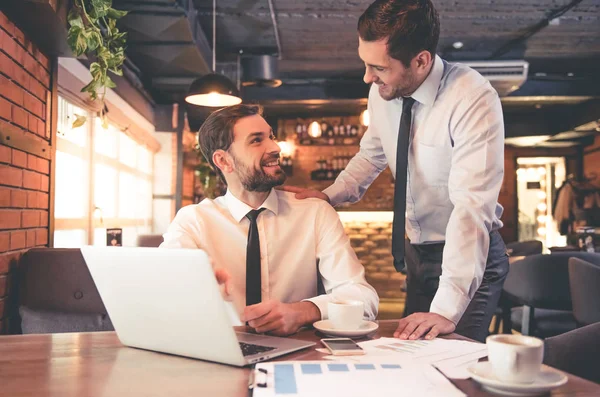 Socios comerciales guapos — Foto de Stock