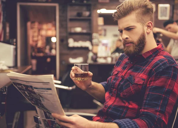 Na barbearia. — Fotografia de Stock