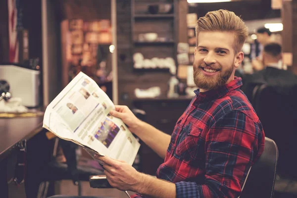 Na barbearia. — Fotografia de Stock