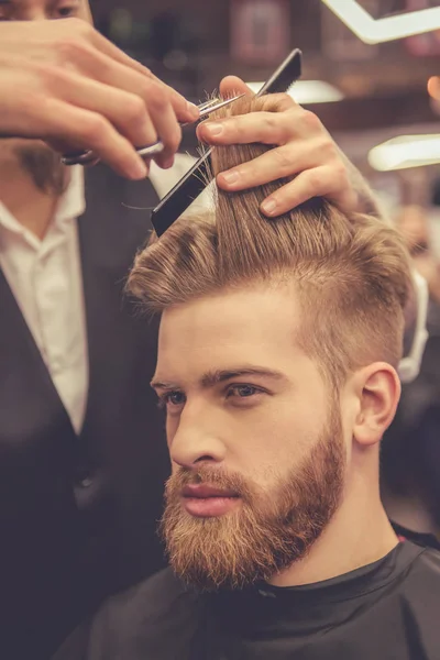 Na barbearia. — Fotografia de Stock