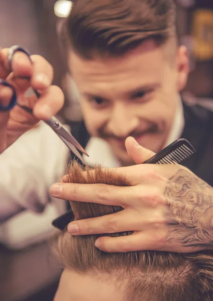 At the barber shop — Stock Photo, Image