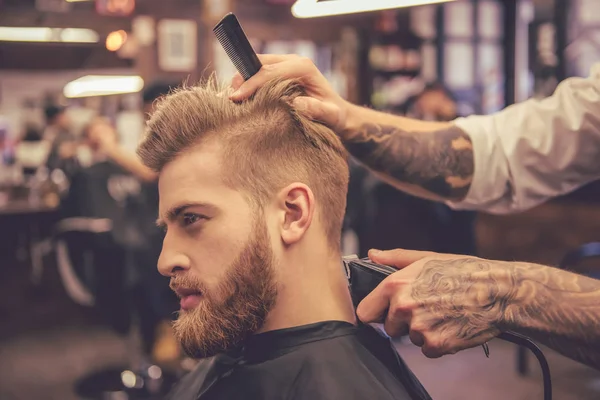 Na barbearia. — Fotografia de Stock