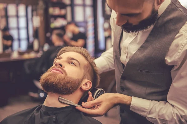Na barbearia. — Fotografia de Stock