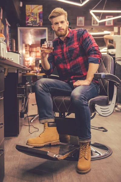 Na barbearia. — Fotografia de Stock