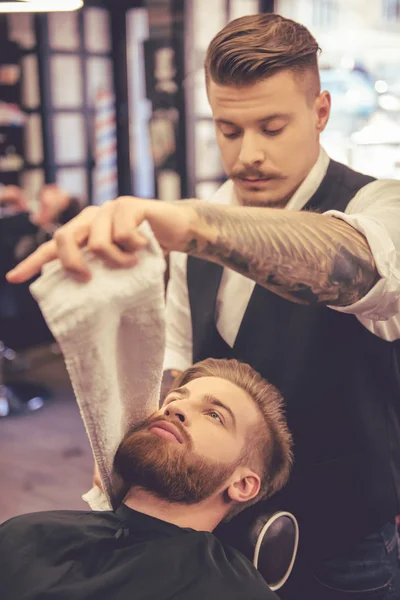 En la peluquería —  Fotos de Stock