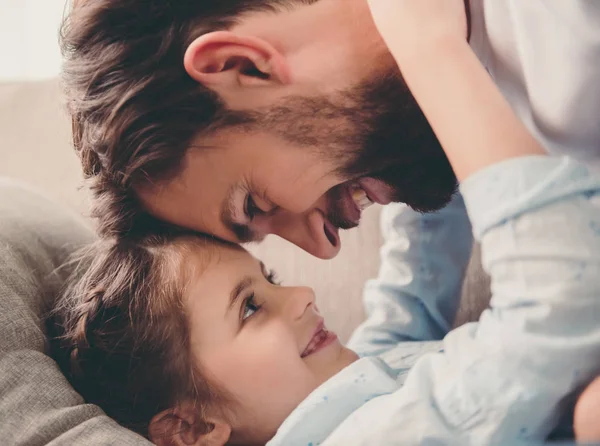 Vater und Tochter — Stockfoto