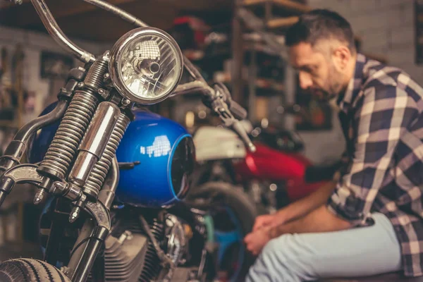 Taller de reparación de motos — Foto de Stock