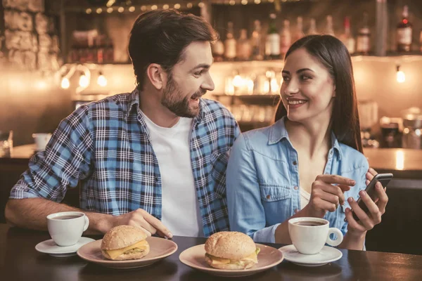 Couple au café — Photo