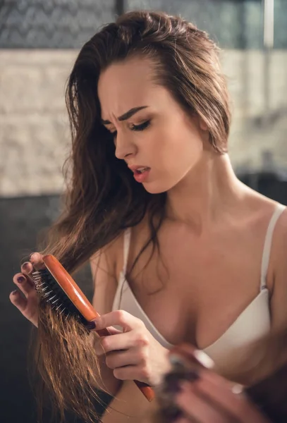 Girl in the bathroom — Stock Photo, Image