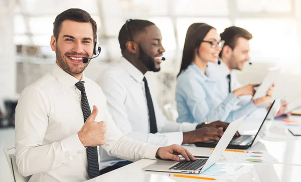 Gente de negocios trabajando — Foto de Stock