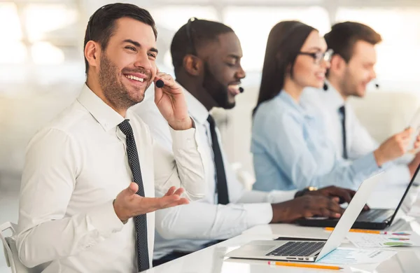 Imprenditori che lavorano — Foto Stock