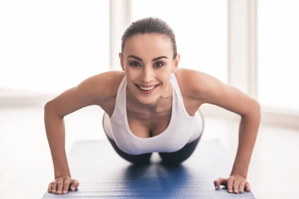 Hermosa dama de deportes — Foto de Stock