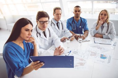 Konferansı'nda tıp doktorları