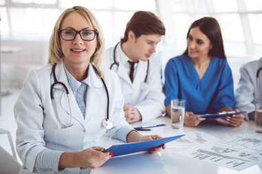 Konferansı'nda tıp doktorları