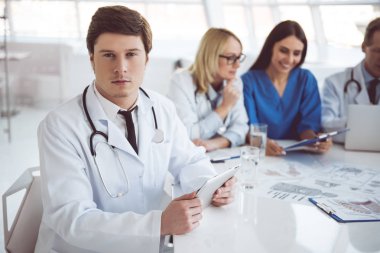 Konferansı'nda tıp doktorları