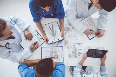 Konferansı'nda tıp doktorları