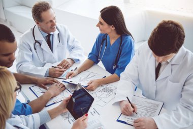 Konferansı'nda tıp doktorları