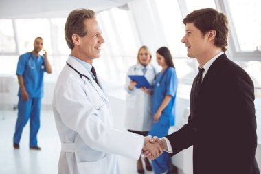 Doktor ve işadamı
