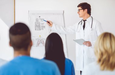 Konferansı'nda tıp doktorları