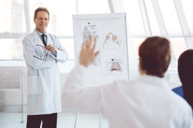 Konferansı'nda tıp doktorları