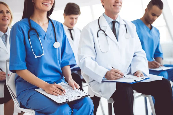 Médicos na conferência — Fotografia de Stock