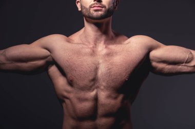 yakışıklı kaslı adam