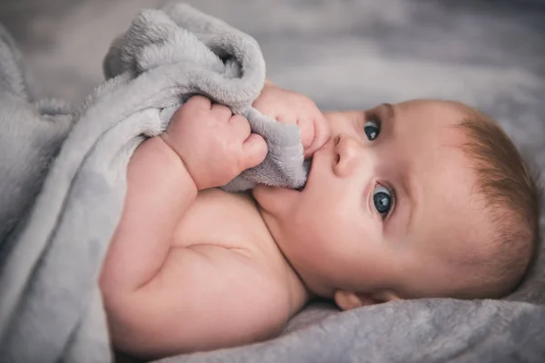 Aranyos baba otthon — Stock Fotó