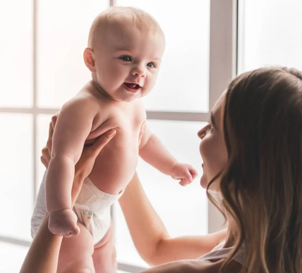 Mom and baby — Stock Photo, Image