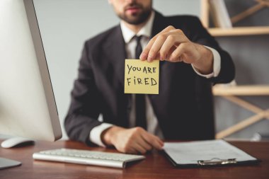 yakışıklı genç işadamı