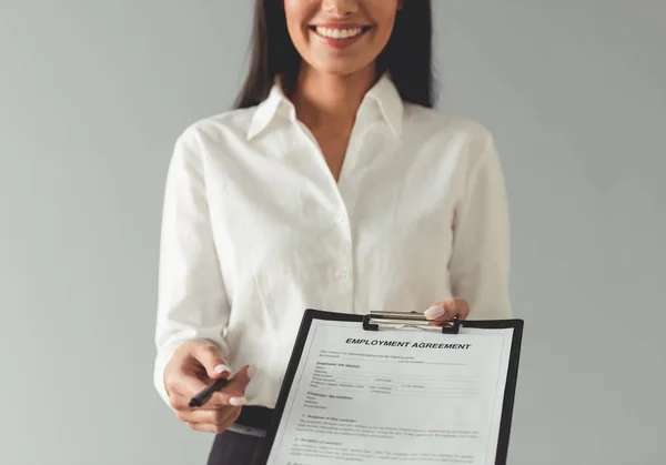 Hermosa joven mujer de negocios — Foto de Stock